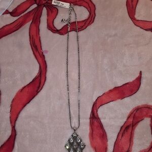 Elegant Silver Pendant Necklace